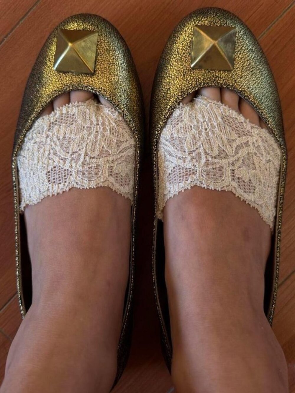 THE GILDED ALEXANDER MCQUEEN FLATS